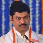 राज्याच्या राजकारणात मोठा फेरबदल? धनंजय मुंडेंना पुन्हा मंत्रिपद मिळणार