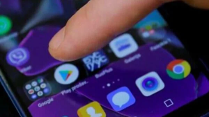 गुगलची डिजिटल स्ट्राइक! प्ले स्टोअरवरून ब्लॉक केले ‘हे’ विषारी अ‍ॅप्स; जर तुमच्या मोबाईलमध्ये असतील तर, लगेच करा डिलीट