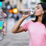  सिलेंडरनंतर आता बाटलीबंद पाणीही मिळणं होणार मुश्किल; भारतासमोर नवं संकट?