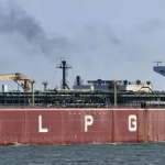 46,000 मेट्रिक टन LPG भारतात आला, त्यातून किती गॅस सिलेंडर भरले जातील? देशात किती कोटी एलपीजी ग्राहक?