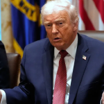 मोठी बातमी! युद्ध सुरू असतानाच अमेरिका हादरली, थेट लॉकडाऊनची घोषणा