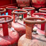 गॅस सिलिंडर बुकिंगमध्ये मोठा बदल! आता ५ दिवसांतच डिलिव्हरी; जाणून घ्या नवीन नियम