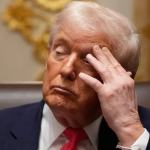 मोठी बातमी! अमेरिका इराणला घाबरलं? डोनाल्ड ट्रम्प यांची अचानक सर्वात मोठी घोषणा, अखेर जगानं सुटकेचा निश्वास सोडला